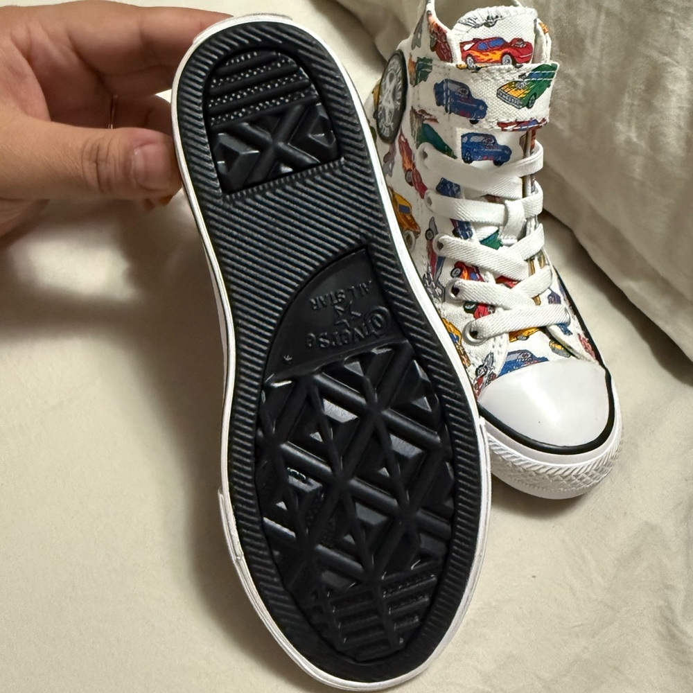 Converse White High-Top Sneakers Classic Canvas Design - Picture 3 of 3